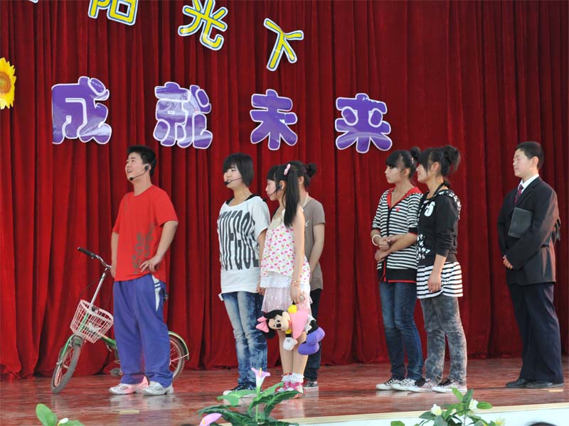 新聞名稱：六一活動剪影(yǐng)（九）
添加日期：2011-06-02 22:51:12
浏覽次數(shù)：5586