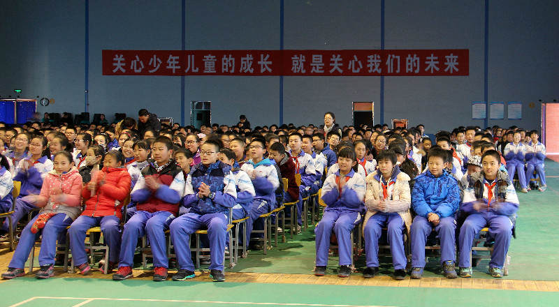 新聞名稱：2016學校新年音(yīn)樂會(huì)
添加日期：2016-01-06 15:07:38
浏覽次數(shù)：4875