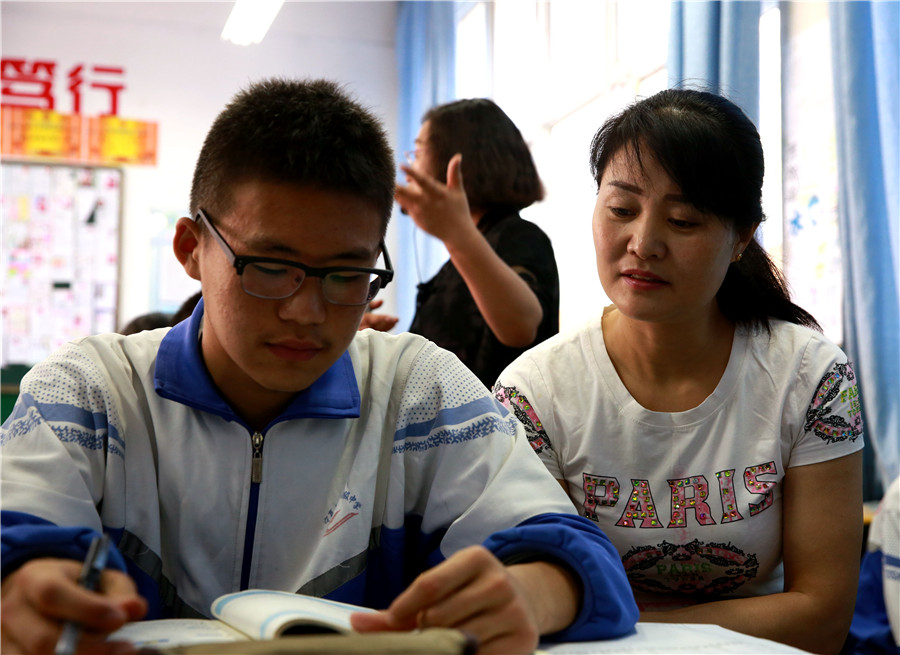 新聞名稱：跟孩子一起聽(tīng)課
添加日期：2018-06-14 16:44:08
浏覽次數(shù)：3470